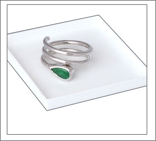 Außergewöhnlicher Smaragd Schlangen Ring in Weißgold -von Greenfire - Bild 7 von 12