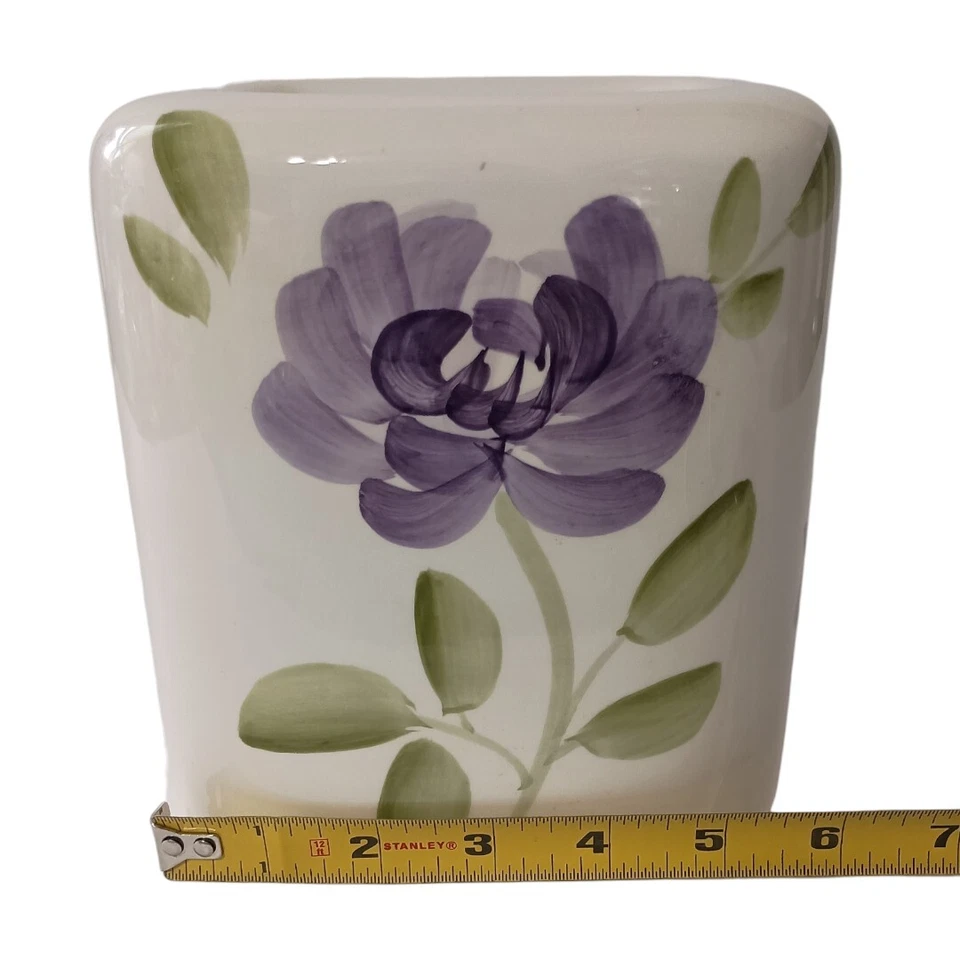 Caja de pañuelos florales de cerámica Wamsutta soporte laurel flores cabaña púrpura Foto 4 de 4
