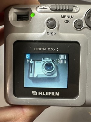 Fujifilm FinePix 2300 2.1MP Compact Digital Camera Silver With SM