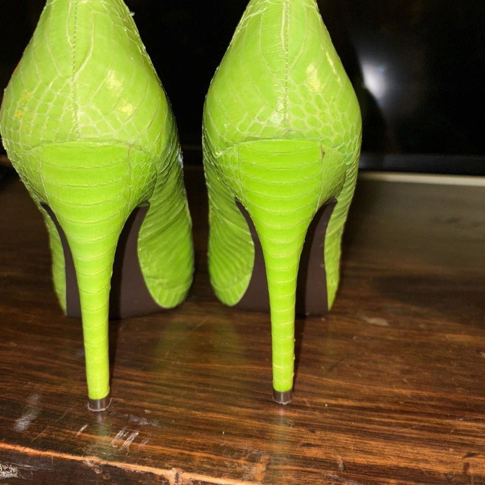 Sapatos de salto agulha Ralph Lauren feminino couro verde pele de cobra Kailee tamanho 8B - Imagem 3 de 4