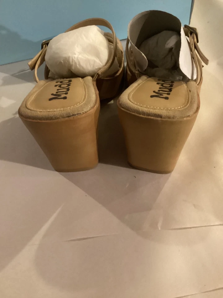 Sandalia vintage Mudd Poste beige talla 7,5 en excelente estado Foto 3 de 4