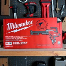 Milwaukee 2441-20 M12 10 Oz Caulk Gun (Tool Only)