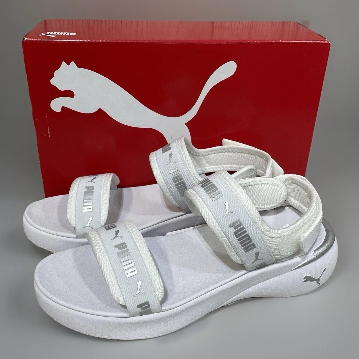 Sandali sportivi PUMA donna taglia 10 colore bianco argento logo cinturino gancio e passante nuovi