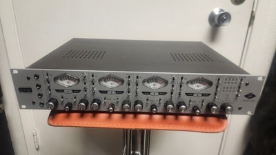 UA Universal Audio 4-710d 4-channel Microphone Preamp Compressor PreAmplifier