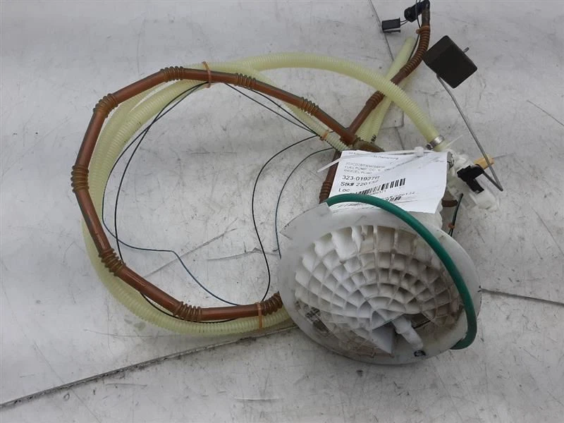 Tanque de bomba de combustível de passageiros 5,7L com combustível flexível 05-20 Chrysler 300 68258753AF - Imagem 2 de 4