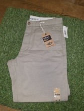 Dockers D3 Pants Men 34x30 Beige Flat Front Khaki Classic Fit Straight Leg NWT