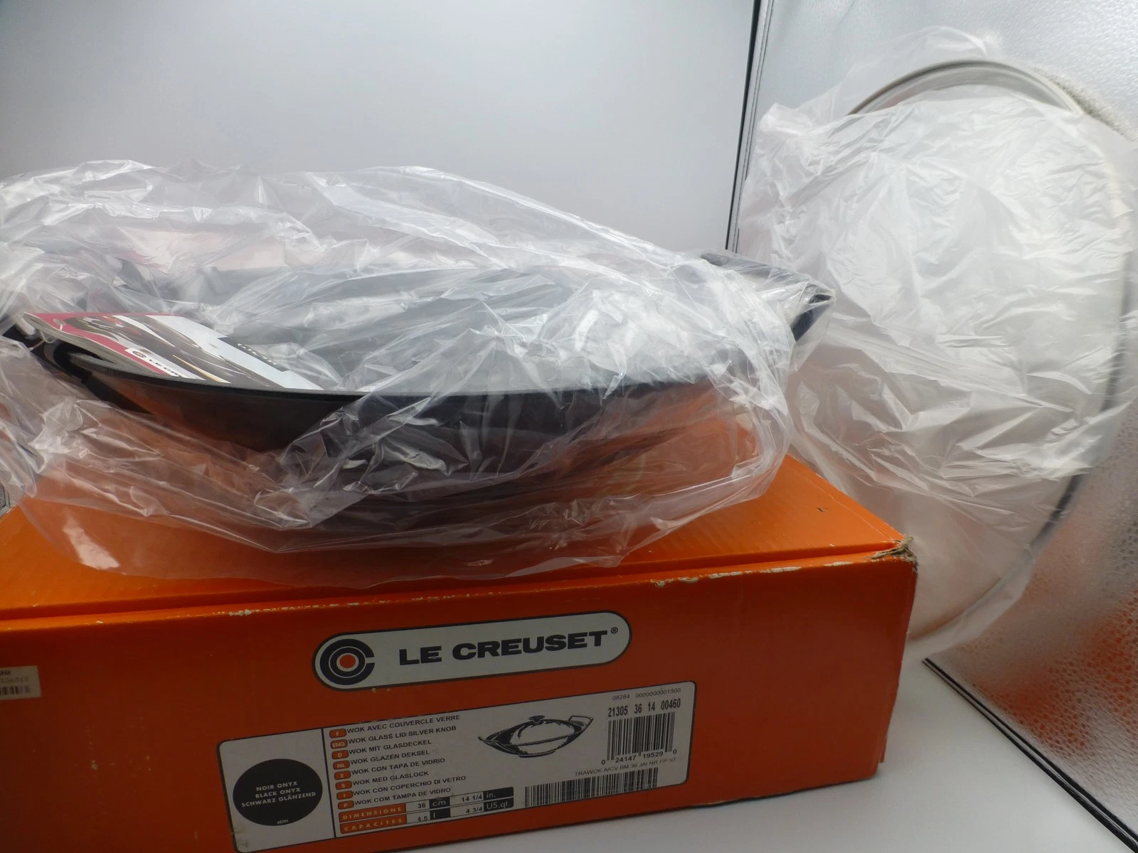 Le Creuset 14.25" Cast Iron Wok with Glass Lid - Black Onyx 4.5L New in Box K1
Opens in a new window