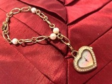 Orologio donna iridescente quadrante a forma di cuore bracciale orologio perle 2006 con confezione regalo.