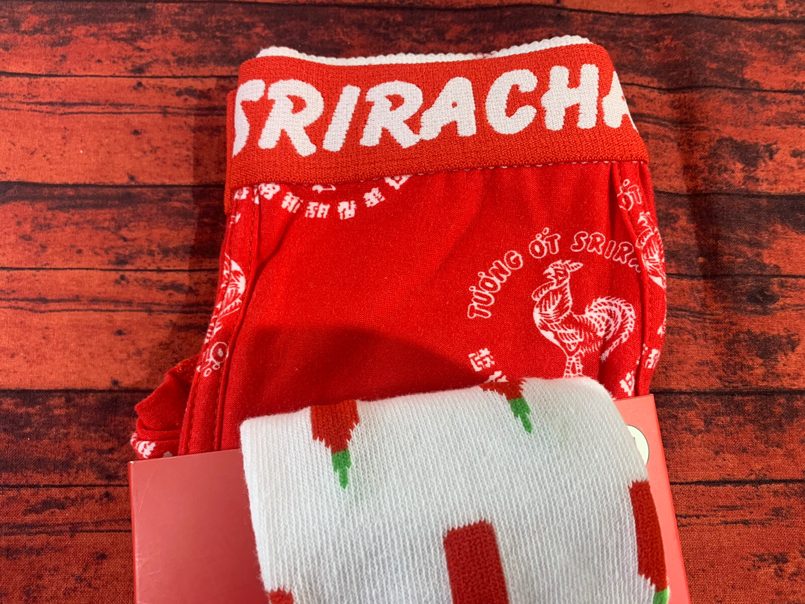New Mens Sriracha Hot Sauce Boxer Brief and Socks Set sz M 3234 eBay