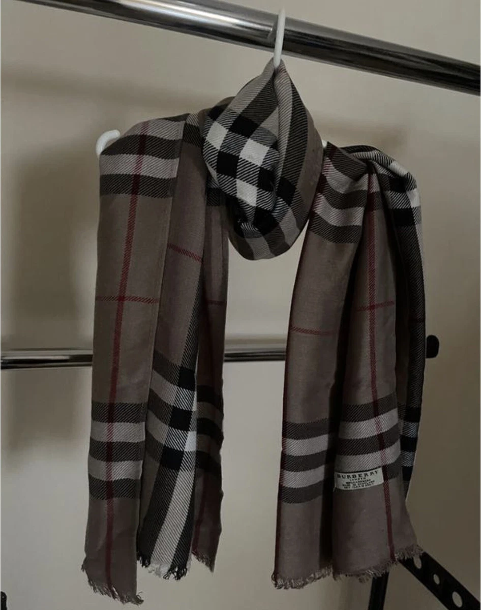Burberry lightweight 2025 cashmere scarf