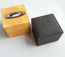 OAKLEY UHREN BOX UHRENSCHATULLE MIT UMKARTON WATCH BOX