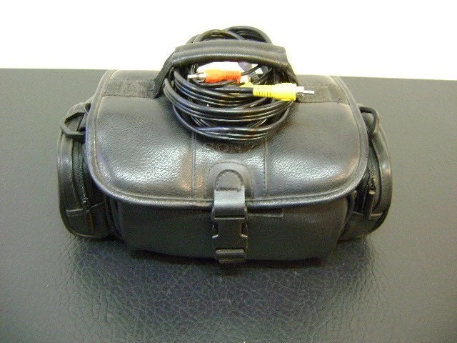 Panasonic PV-L600D Palm Sight Palmcorder W/ Battery ,Charger, UnTESTED for parts - Image 2 of 4