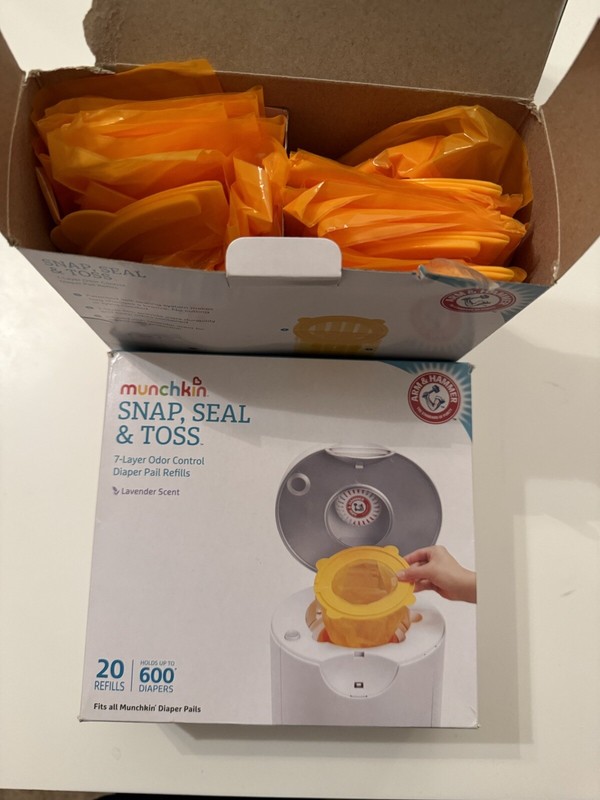 Munchkin Arm & Hammer Diaper Pail Snap Seal and Toss Refill Bags 600 Diapers NEW