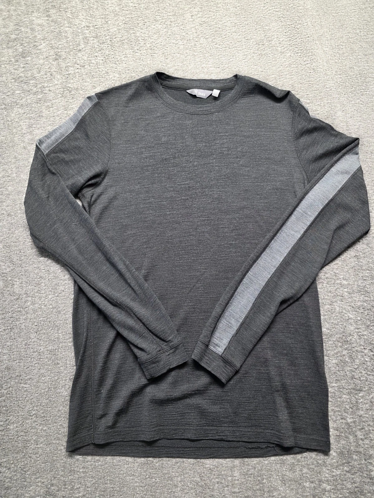 IBEX Shirt Mens Medium Merino Wool Baselayer Long Sleeve Gray Hiking Canada