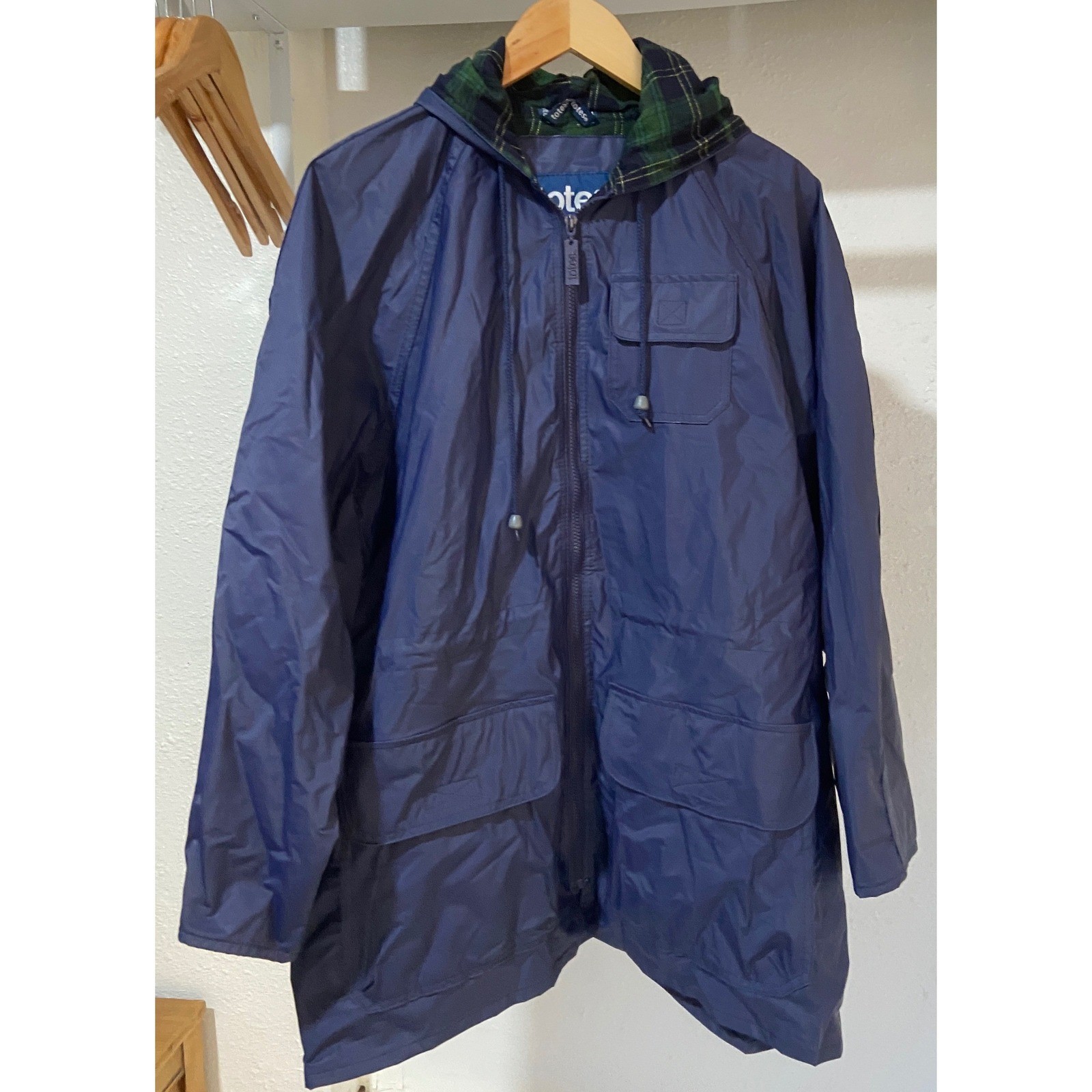 Totes Men's L Hooded Navy Blue Water Resistant Raincoat Green Tartan Plaid Lined