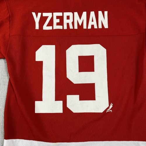 Camiseta De colección Detroit Red Wings Niños Mediana Roja NHL Hockey Logo 7 Yzerman 19 - Imagen 14 de 18