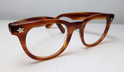 Lunettes vintage Nintendo tortoise pour les geeks ! Années 90 - Boutique Vintage Lunettes vintage Nintendo tortoise pour les geeks ! Années 90 - Boutique Vintage