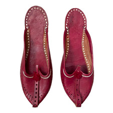 Vintage Handmade Dark Red Pointy Leather Indian Slippers - 5.5 - 6