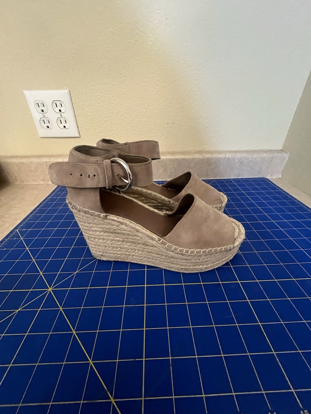 Marc Fisher Women's Size 8