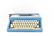 Olivetti Italia '90 Blue Typewriter + Original Bag (Missing Key) thumbnail