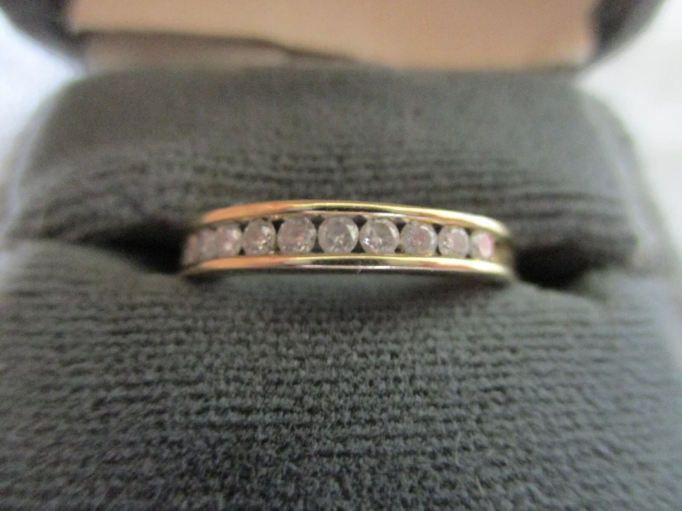 ~1/4 CTW DIAMOND ANNIVERSARY WEDDING BAND RING 10K YELLOW GOLD -ODI -Sz 5 -1.94g - Image 2 of 4