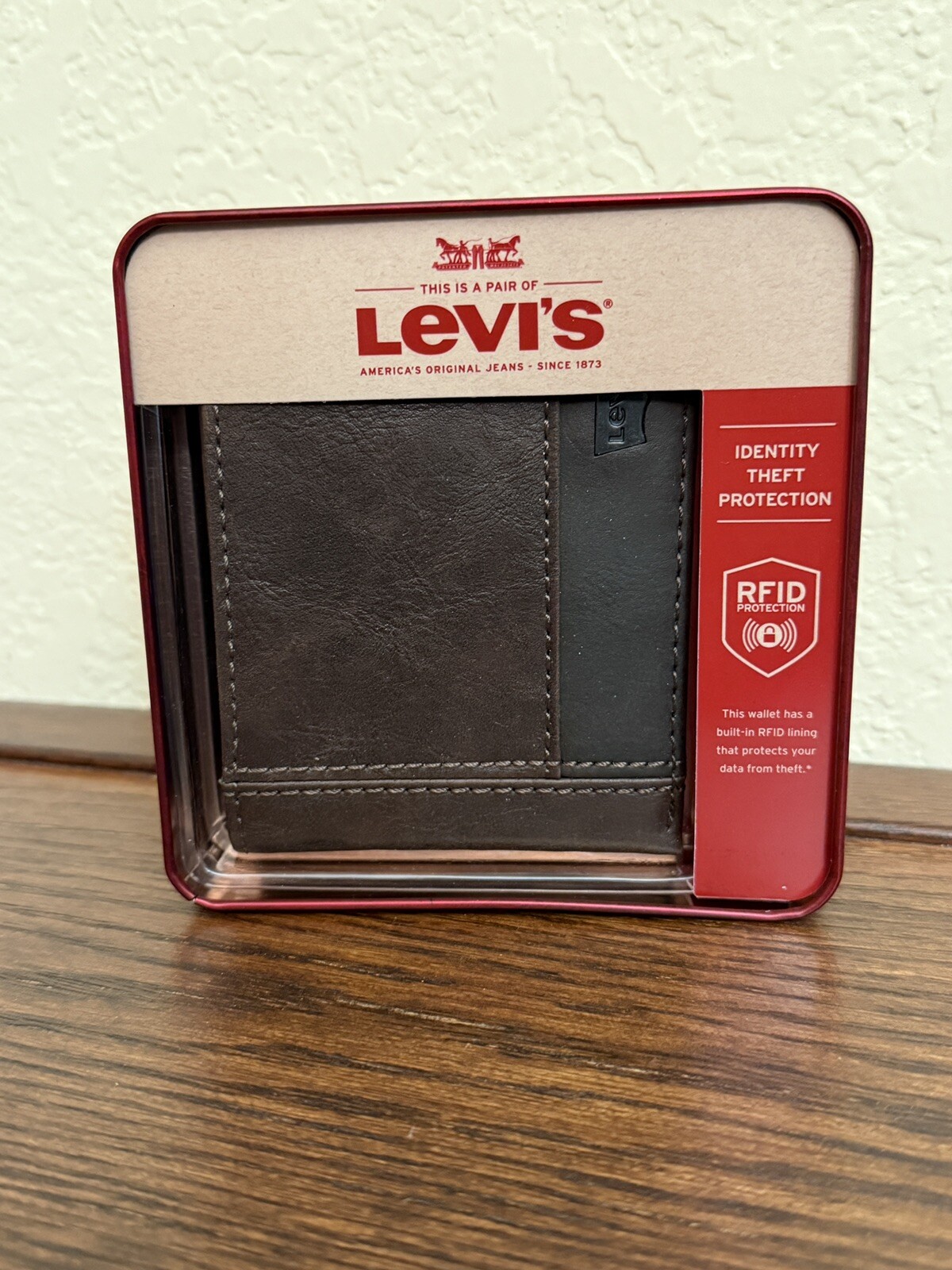 Levi's Brown Leather Wallet Bifold Men's RFID Blocking Credit Card ID Wallet-NEW