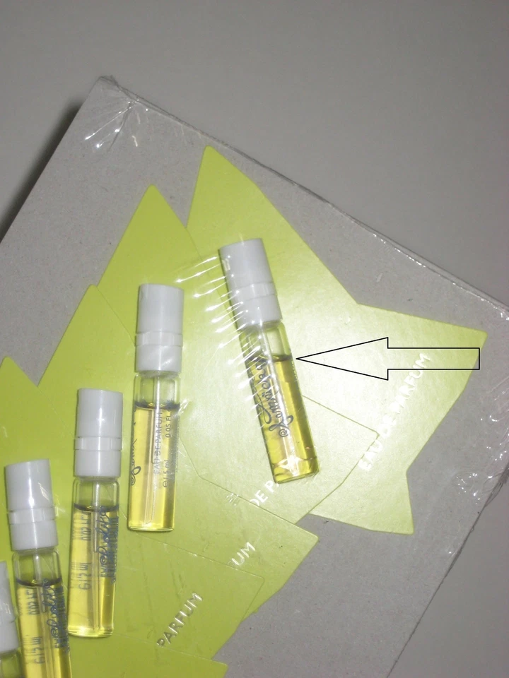 Lote de 20 piezas x Lolita Lempika mujer EDP spray frasco 0,05 OZ / 1,5 ml NUEVO en tarjeta Foto 2 de 2