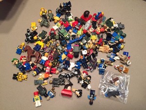 100 lego minifigures
