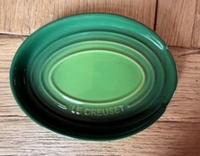 Le Creuset Stoneware Oval Spoon Rest Bamboo Green NEW