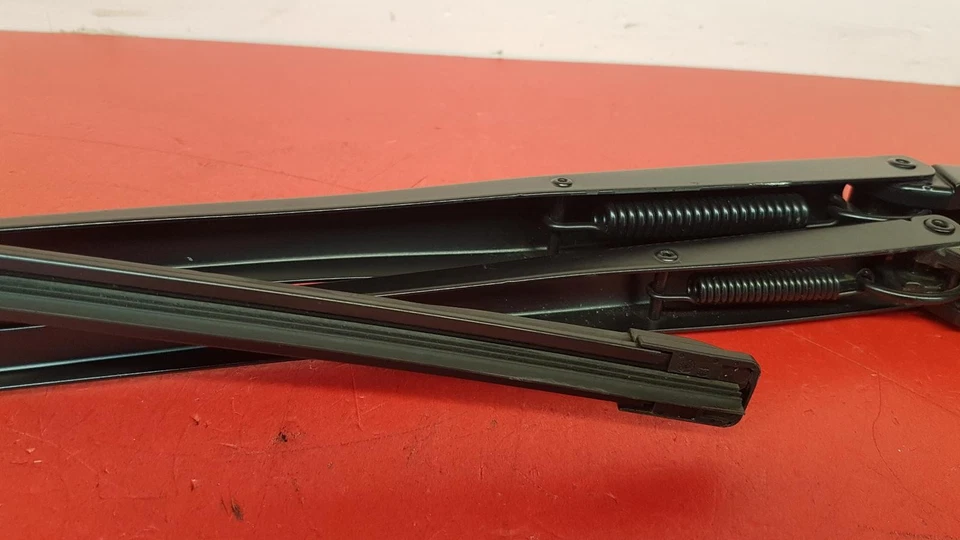 McLaren 570GT 2017 cupé de 2 puertas conductor brazo limpiaparabrisas delantero fuera de juego Foto 4 de 4