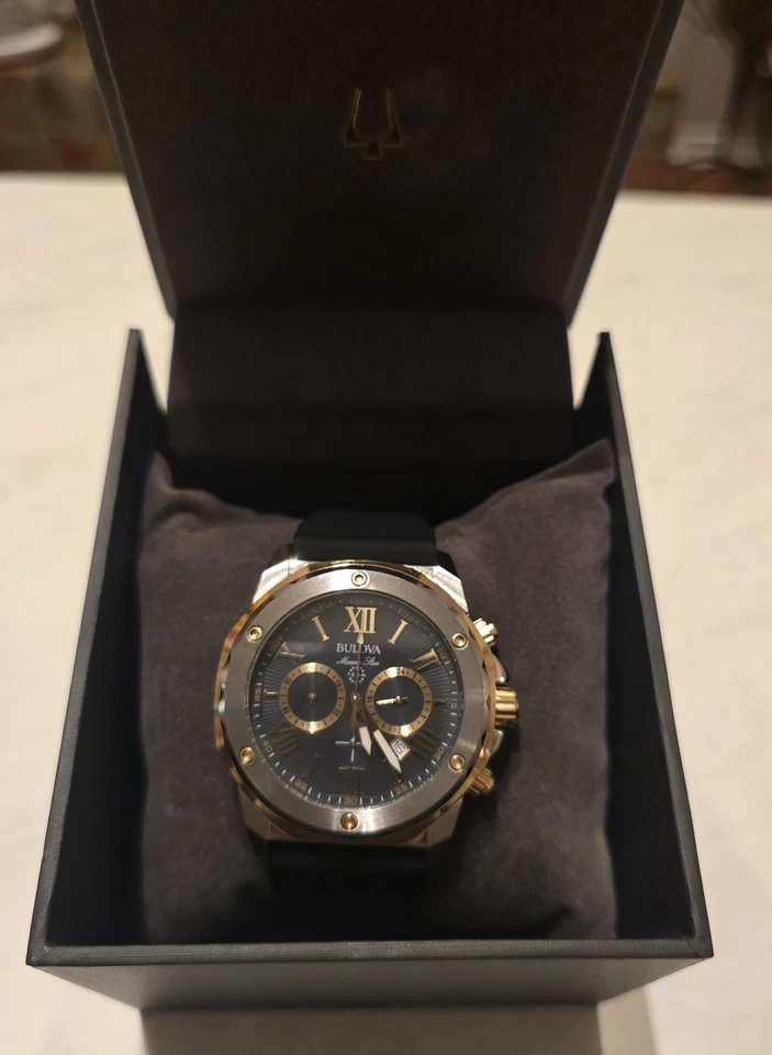 Bulova Reloj Hombre Marine Star Dos Tonos Oro Cuarzo 44mm Estilo: 98B277 Foto 2 de 2