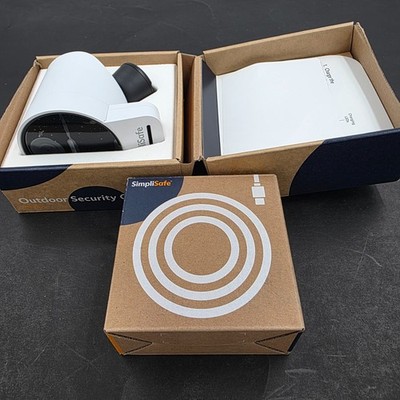 SimpliSafe Outdoor Security Camera Series 2 CM021 Wireless HD W 16ft Cable