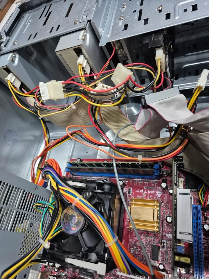 🖥️ PC Desktop Intel Celeron 2.0GHz | 1,5GB RAM | Scheda Video + Tastiera/Mouse - Immagine 3 di 4