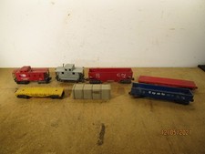 7 Lionel Train Cars Untested O Gauge