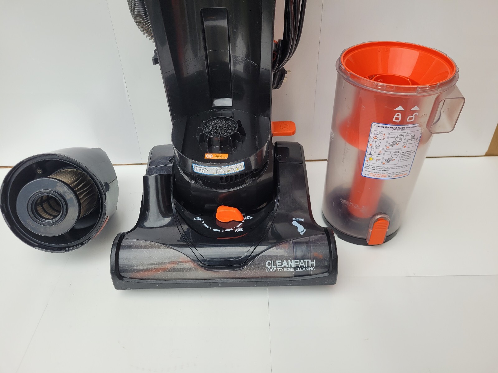 VAX Upright Bagless Vacuum Cleaner carpet hard any floor 502 900W clean