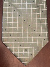 Claiborne Green Hand Made 100 Silk Men  s Neck Tie Made In China