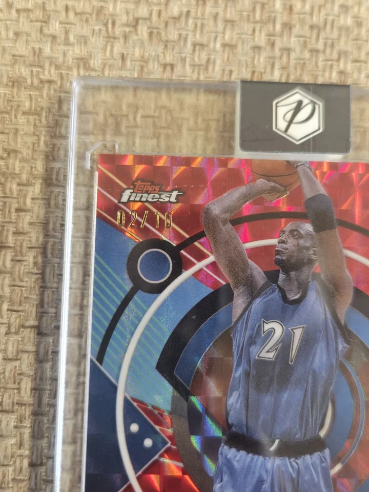 2023-24 Topps Finest Common Red Geometric Refractor 2/10 Kevin Garnett #36 HOF — 第 3/4 张图片