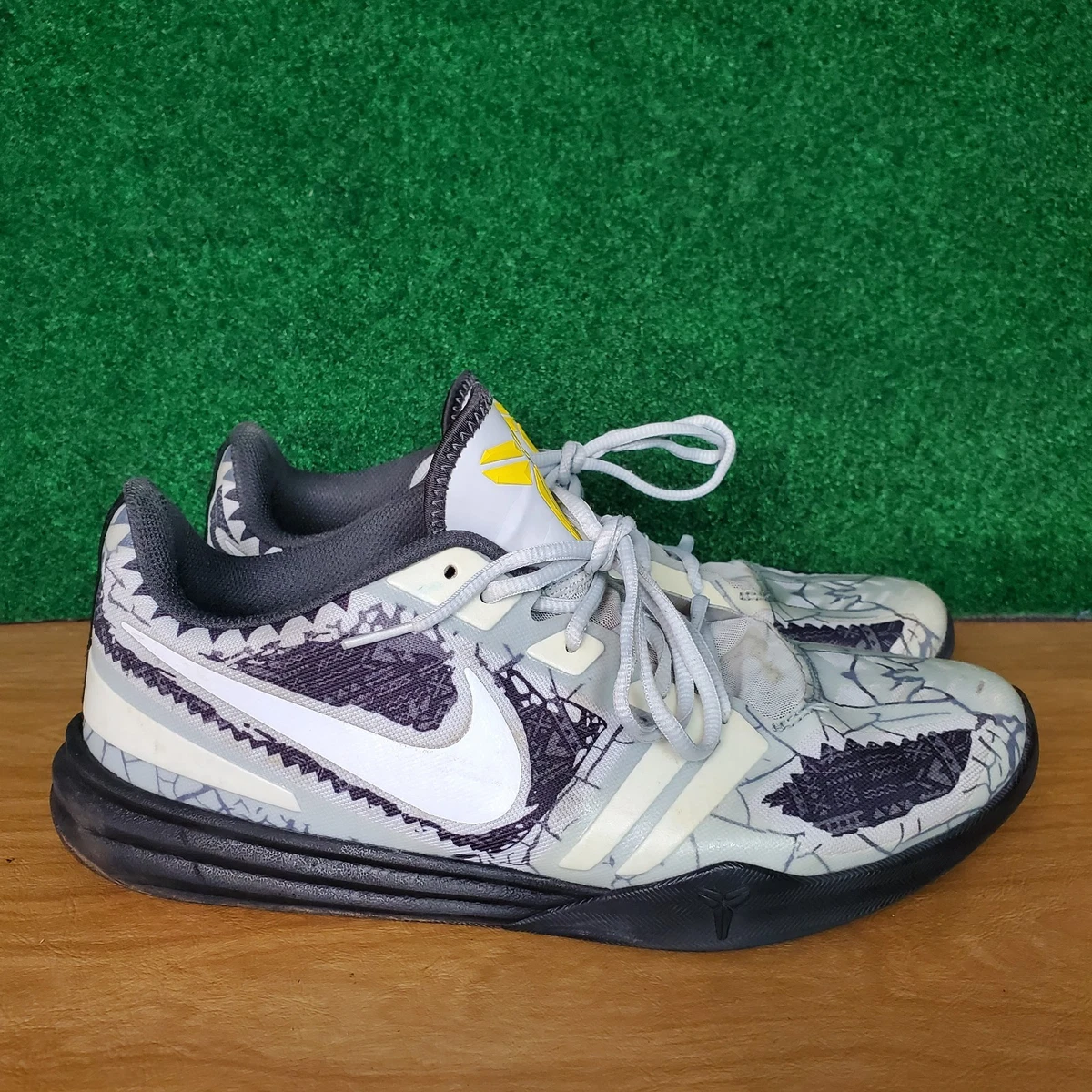 Nike Zoom Kobe Mentality Cracked Pavement for Sale | Authenticity