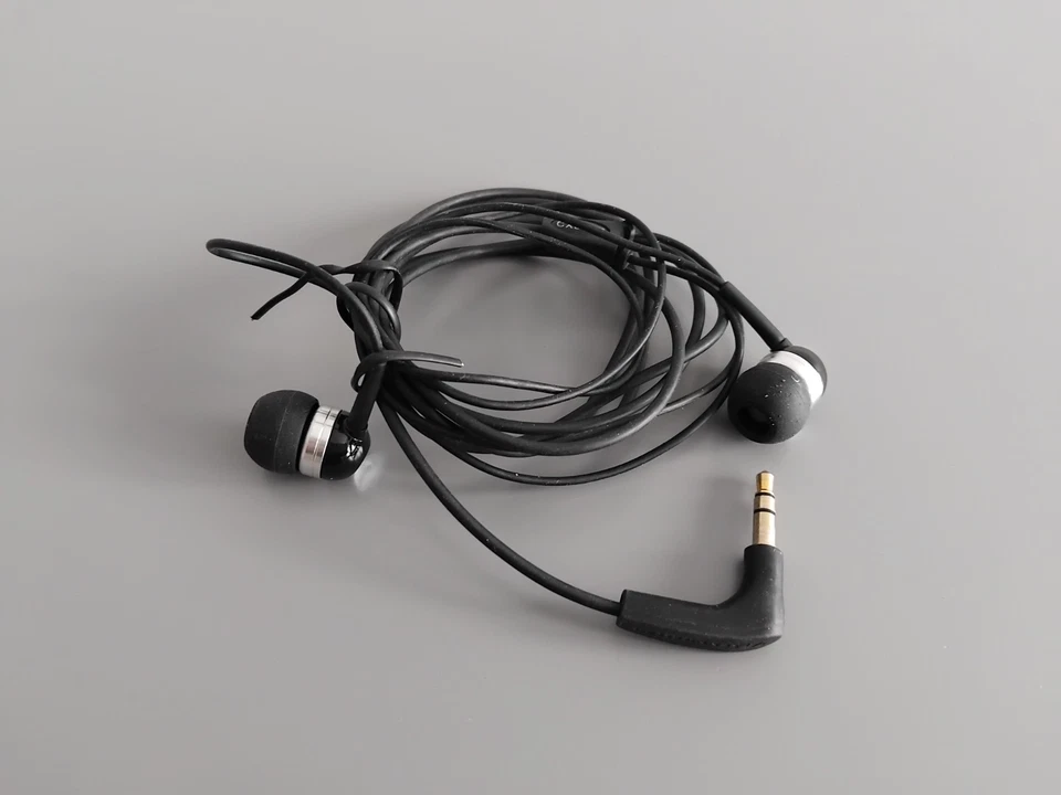 Sennheiser CX 300 II In-Ear Wired 3.5mm L-Shape Stereo Black/Silver 1.2m, photo 1 of 3