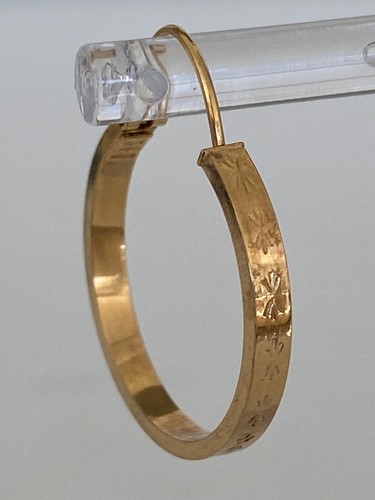9ct Solid Yellow Gold Star Etched Hoop Earring 23.5mm ONE ONLY - Picture 9 of 9
