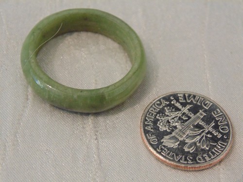 Vtg 4mm Wide Natural Green Jade Comfort Band Ring 3.35mm Thick sz 9 Unisex - Picture 2 of 4