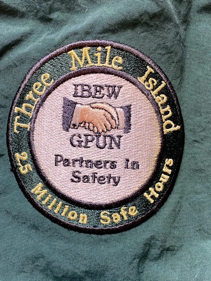 VTG Three Mile Island Jacket Adult Small 25 Million Safe Hours SAFETY Nuclear - Image 2 of 4