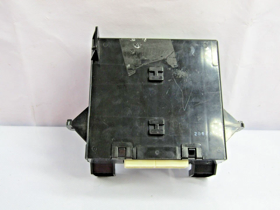 Módulo de controle de ventilador 2011-2012 Subaru Outback Denso 12V 72343AJ11A FABRICANTE DE EQUIPAMENTO ORIGINAL - Imagem 3 de 4