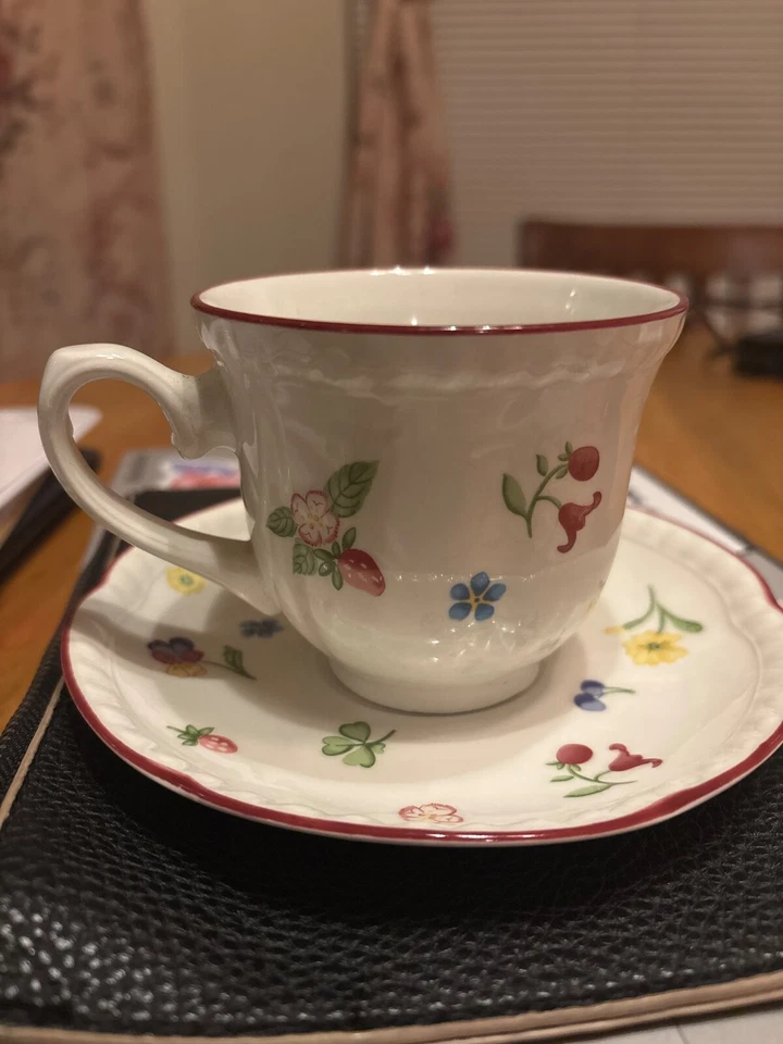 Caneca e pires de café Johnson Brothers -Feito na Inglaterra -6 conjuntos disponíveis  - Imagem 2 de 4