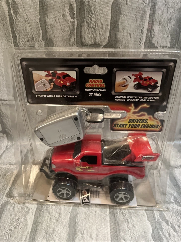 🚗 Vintage 1999 Tyco Mattel Wheels Key Start Radio Control 27mhz Red Truck ~ NEW - Image 4 of 4