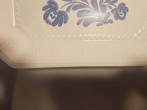 VTG Pfaltzgraff Yorktowne Bread Loaf Dish Plate Floral Blue Stoneware Embossed - Picture 6 of 6