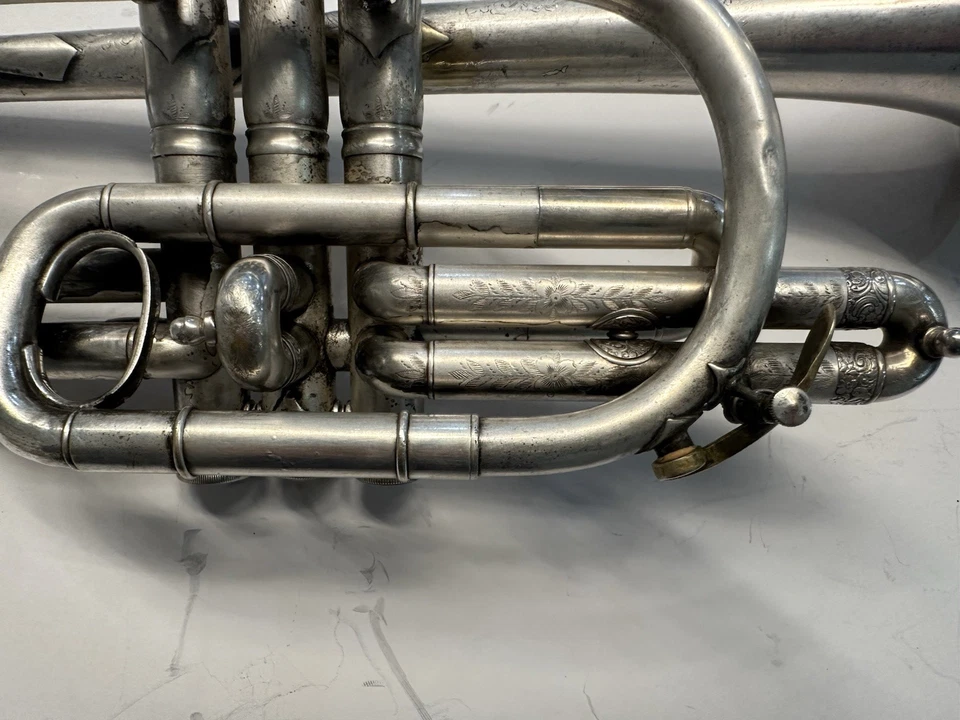 BESSON & Co. Chicago Bore 50 Medals of Honour Serial # 64917 CIRC 1898-1902 MINT - Image 4 of 4