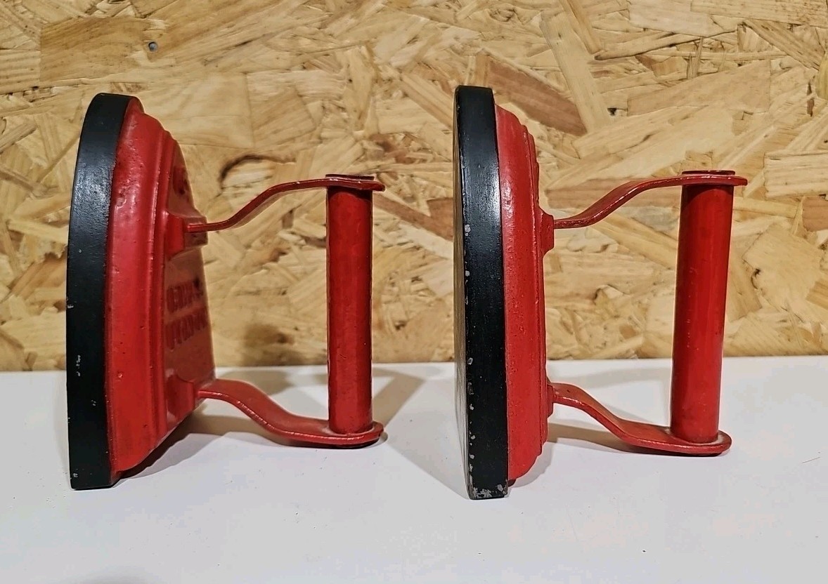 Vintage Cast Iron 'Sad Iron' Or 'Flat Iron' Pair Red RW&S London Bookends — image 10