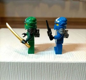 LEGO Ninjago 9450 Minifigures Lloyd ZX and Jay ZX Epic Dragon Battle 1.8in Set
