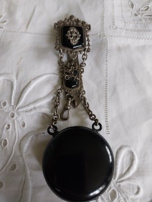 19.Jh. Wunderschöne Burgherrin aus Metall mit Uhrenstandort mit Glas